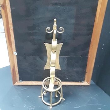 easel gold metal home decor rental